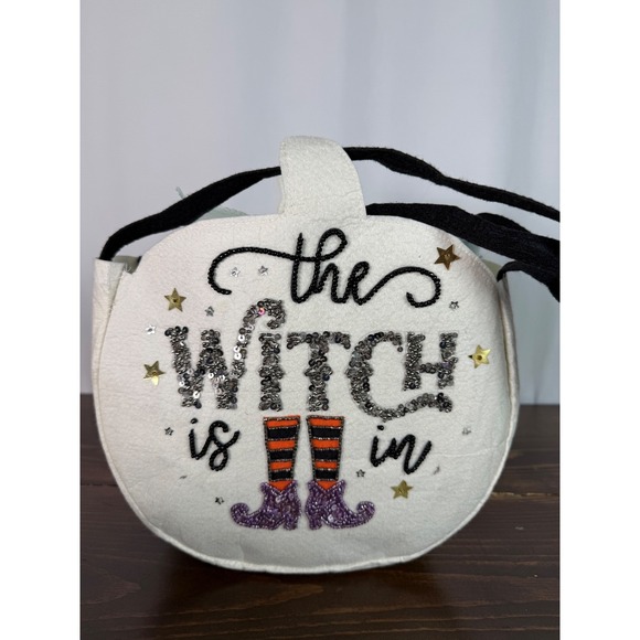 Halloween Felt Trick or Treat Bag Witch is In Pumpkin Shaped Decoration - Picture 1 of 8